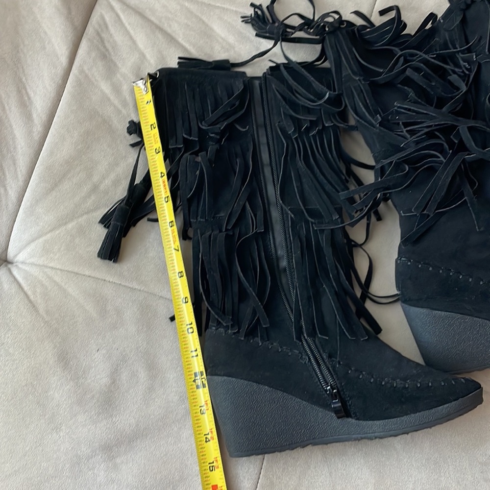 Black fringe below the knee boot wedge heel tassle - Picture 6 of 6